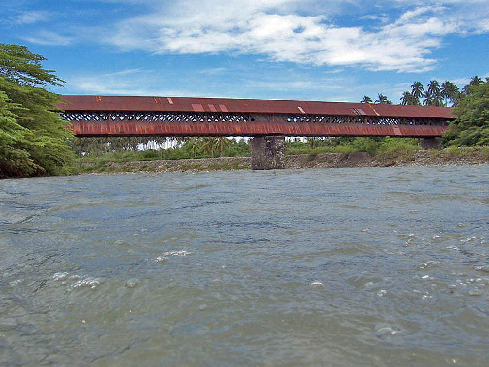 Lobu Indonisia covered bridge